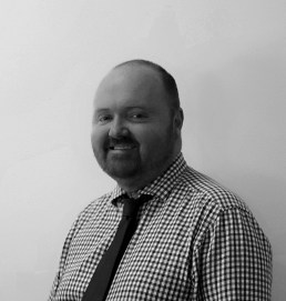 Steve Minney headshot.jpg